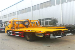 石嘴山附近拖车救援搭电