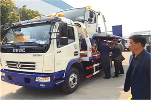 石嘴山汽车道路救援拖车价格